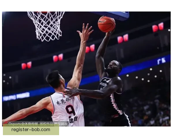 唐斯强势两双尼克斯险胜篮网布伦森米诺特表现抢眼难改败局